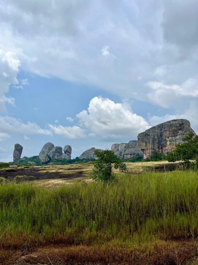 Pedras Negras, Angola