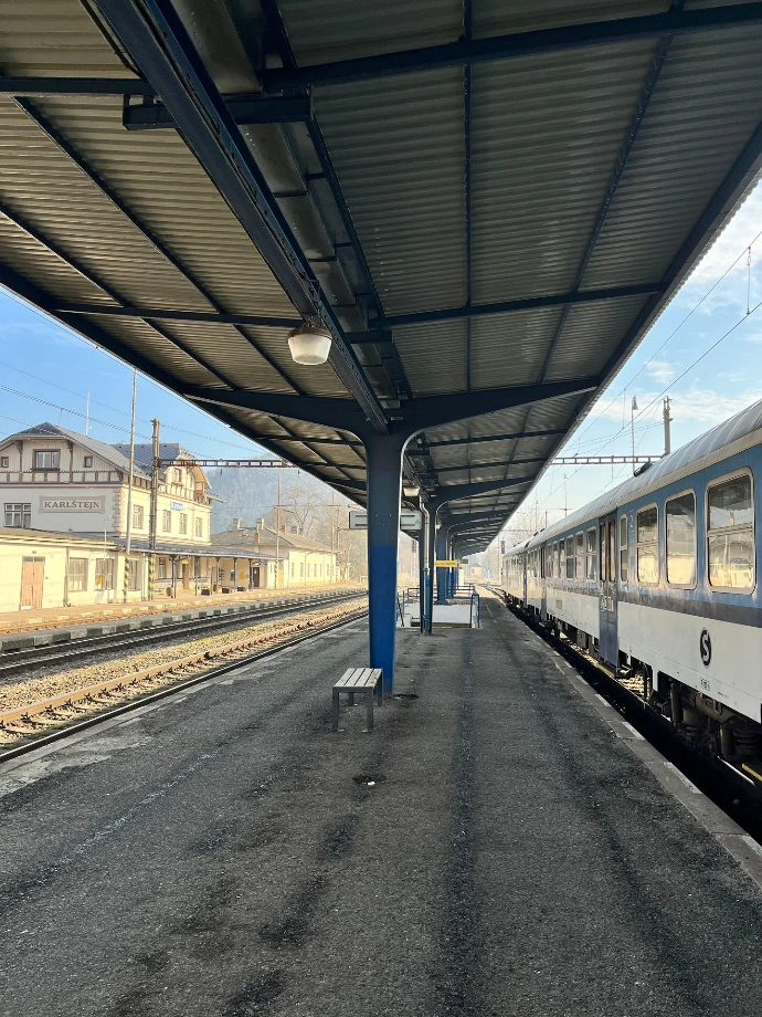 Estação de Karlštejn, República Checa