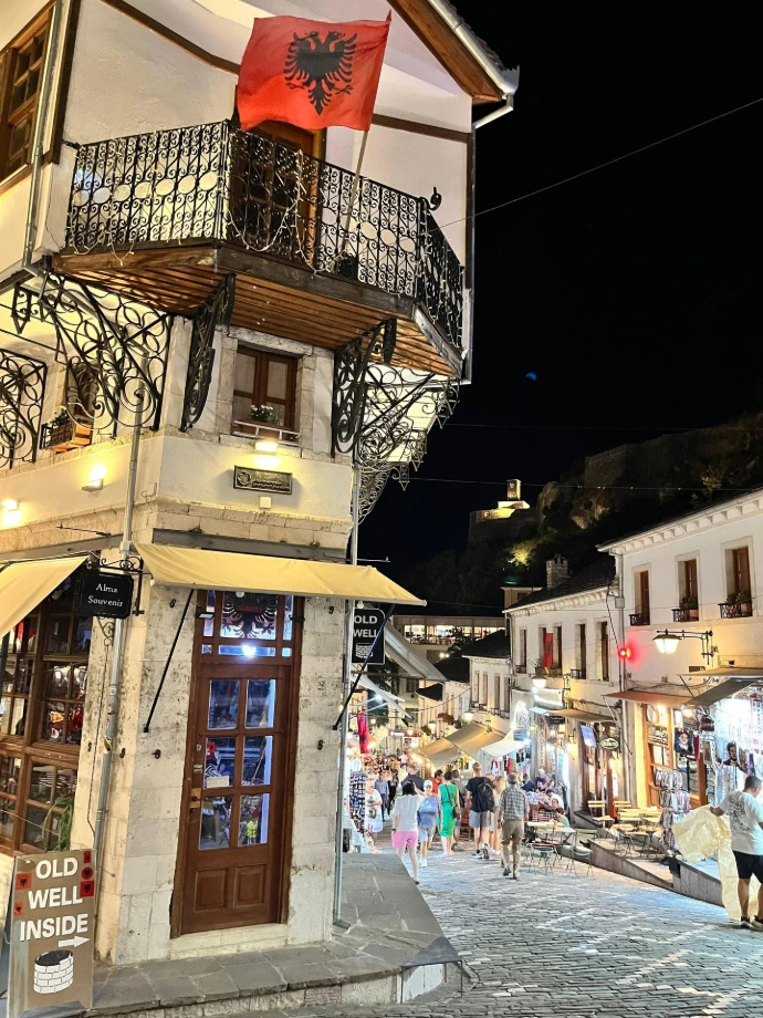 Llixhat e Bënjës - Thermal Baths, Permet, Albânia